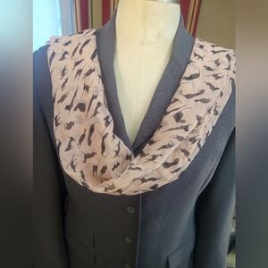 Cat-erriffic shéer scarf, Large, gently worn, free Cat Broach.